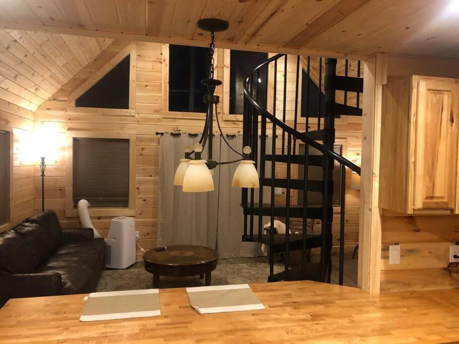 Cozy 1 Bedroom Cabin In The Heart Of Jonesborough Dış mekan fotoğraf