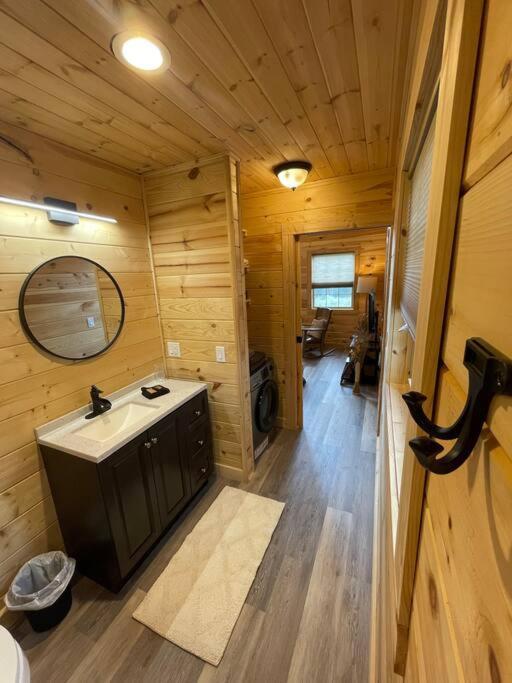 Cozy 1 Bedroom Cabin In The Heart Of Jonesborough Dış mekan fotoğraf